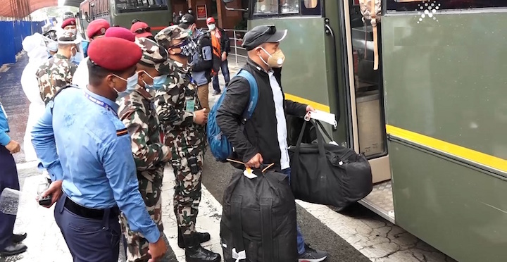 अफगानिस्तानबाट हालसम्म ८२८ नेपाली फर्किए