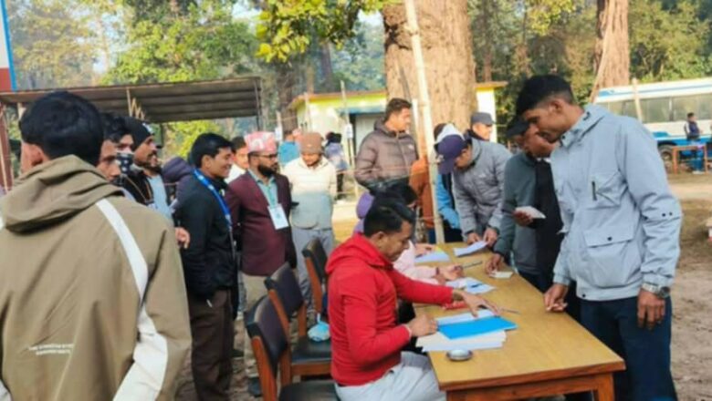 पशुस्वास्थ्य तथा पशु सेवा व्यवसायी परिषदको प्रथम निर्वाचन अन्तर्गत मतदान हुदै